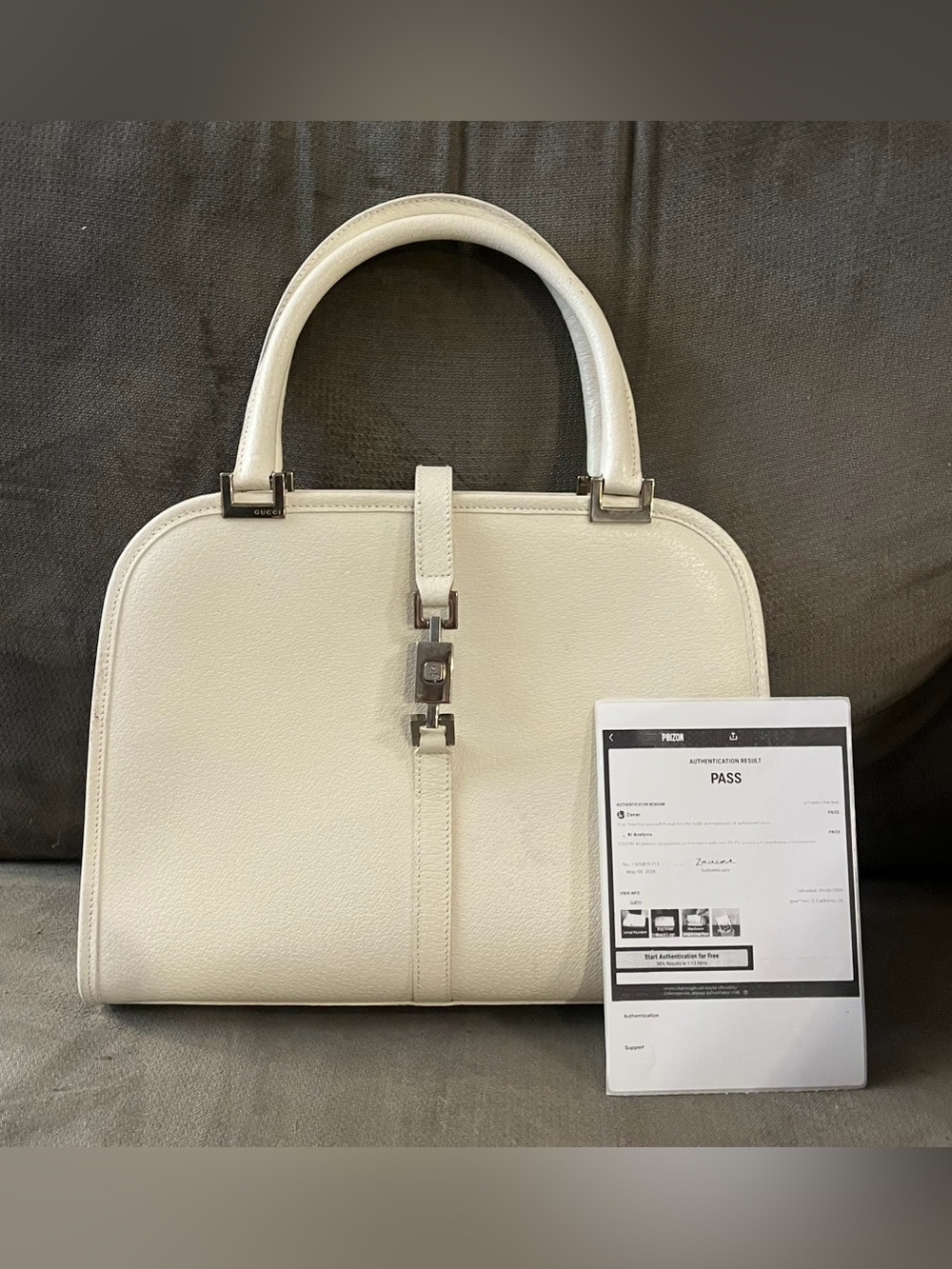GUCCI Jackie Piston Lock Dome Bag - Ivory Leather - Vintage - w/ COA - Picture 2 of 16